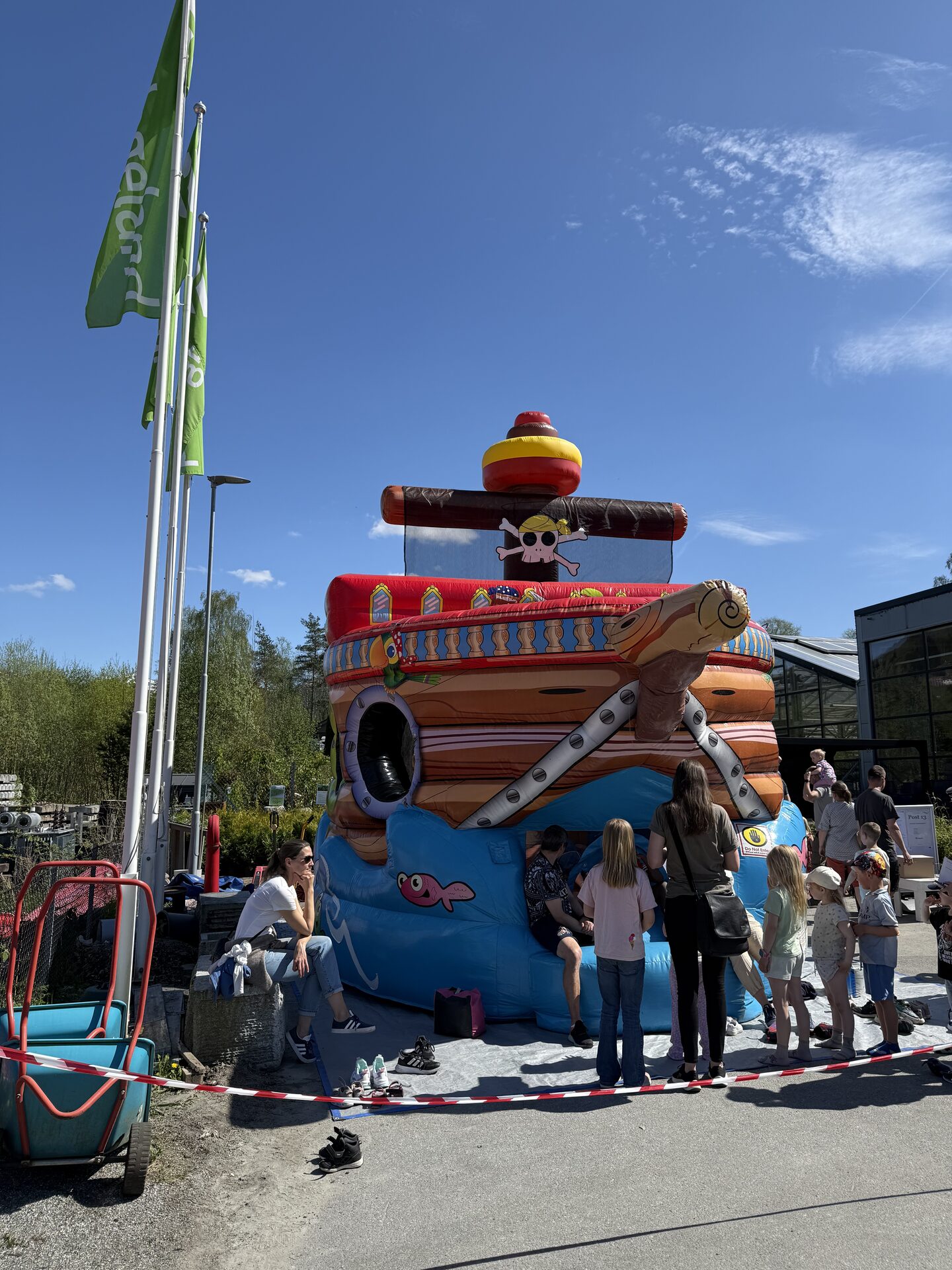 Stort piratskip-hoppeslott
